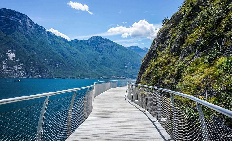 Lake Garda cycle path - GARDA BY BIKE - The most spectacular cycle path in Europe, on Lake Garda!