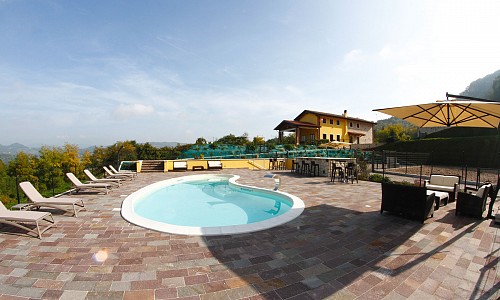 Agriturismo Tenuta Ermitage - San Giovanni Ilarione (Verona)   Swimming pool 