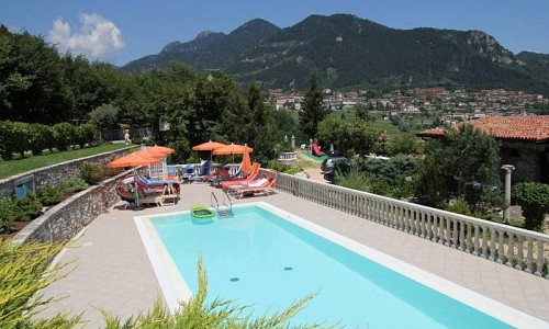 Agriturismo La Tartufaia - Tremosine sul Garda (Brescia)   Swimming pool 
