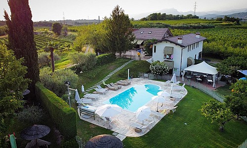 Agriturismo e Agricamping Serena - Pastrengo (Verona)   Swimming pool 