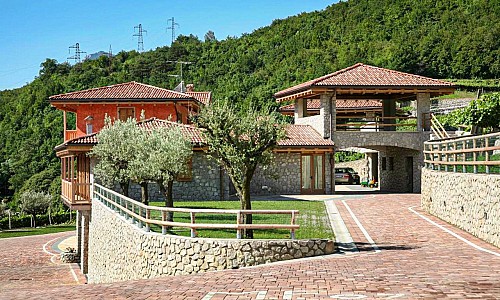 Agriturismo Maso Fiorini - Isera (Trento)   Degustazione vini 