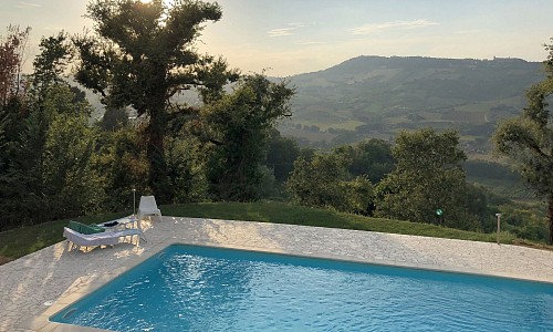 Il bel sogno - Montefiore dell'Aso (Ascoli Piceno)   Mare 