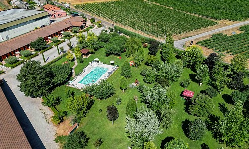 Agriturismo Il Melograno - Villafranca di Verona (Verona)   Swimming pool 